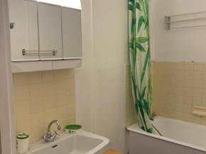 Appartement confortable avec balcon et accès pistes - FR-1-804-37